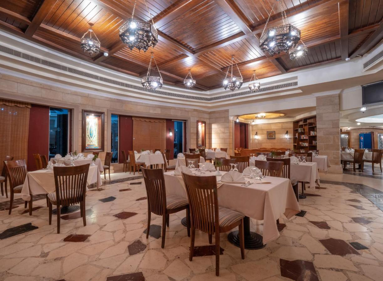 Serenity Alpha Beach - Ex Serenity Makadi Beach Exterior foto The restaurant at the hotel