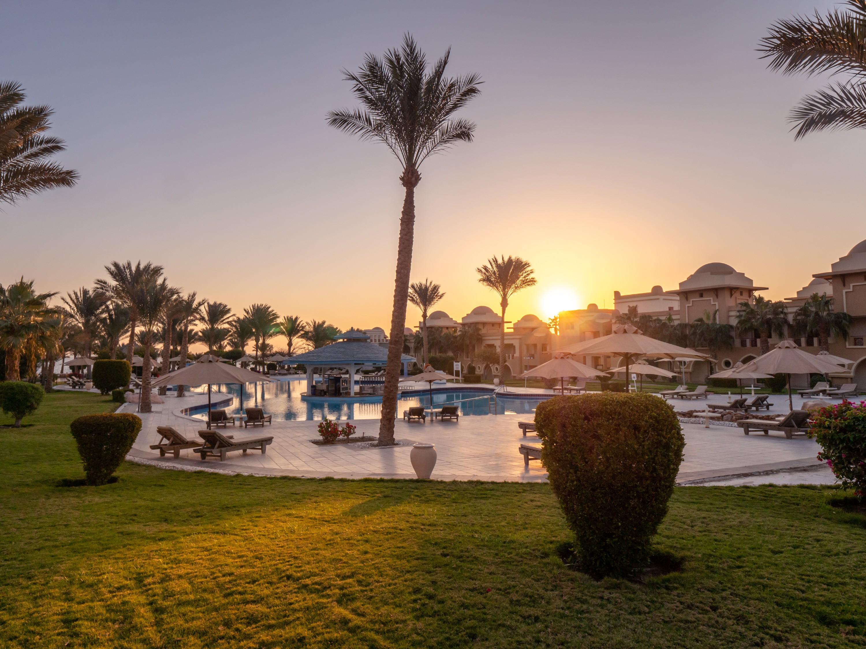 Serenity Alpha Beach - Ex Serenity Makadi Beach Exterior foto Sunset at the Hilton Sharm El Sheikh