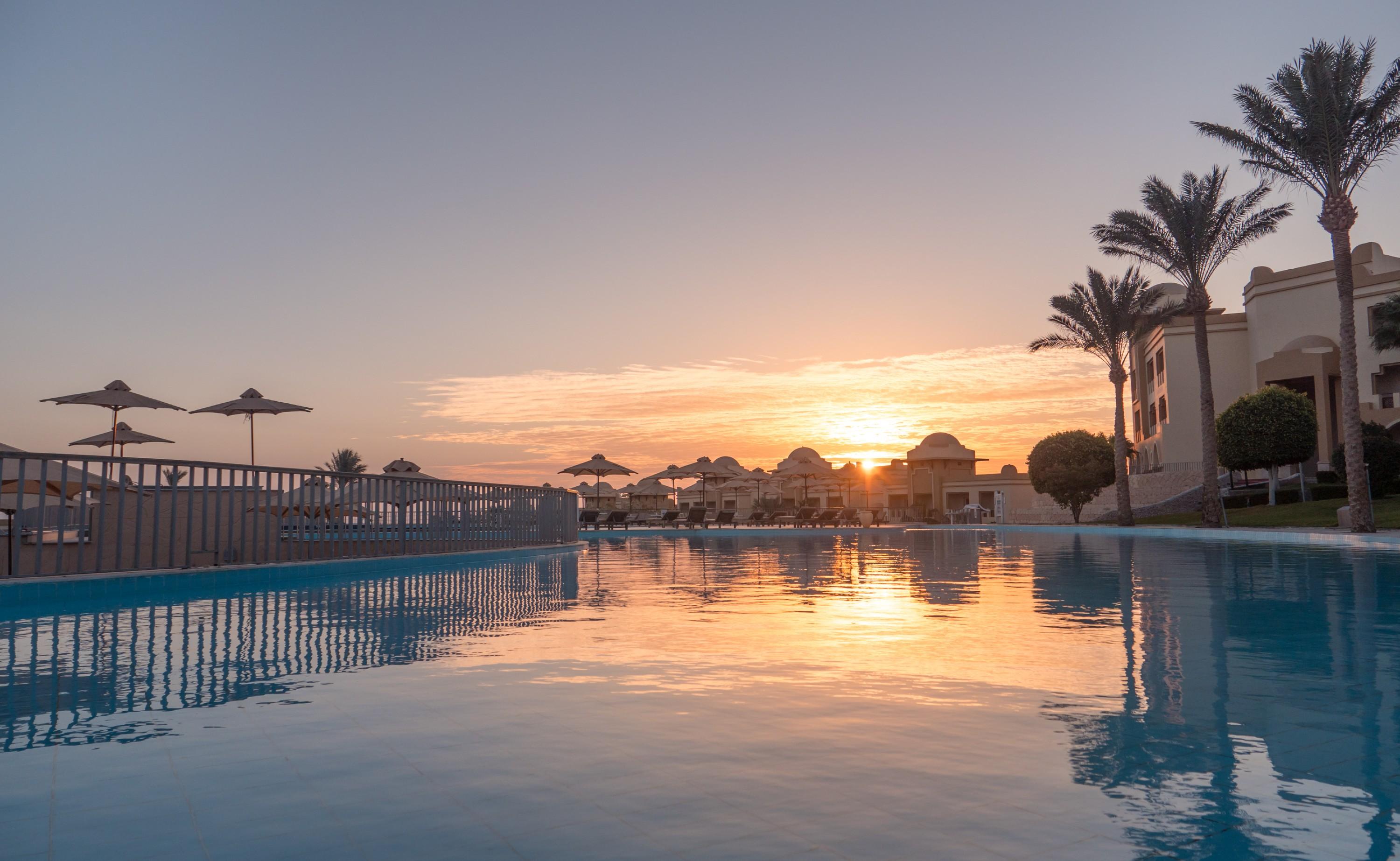Serenity Alpha Beach - Ex Serenity Makadi Beach Exterior foto Sunset at the pool