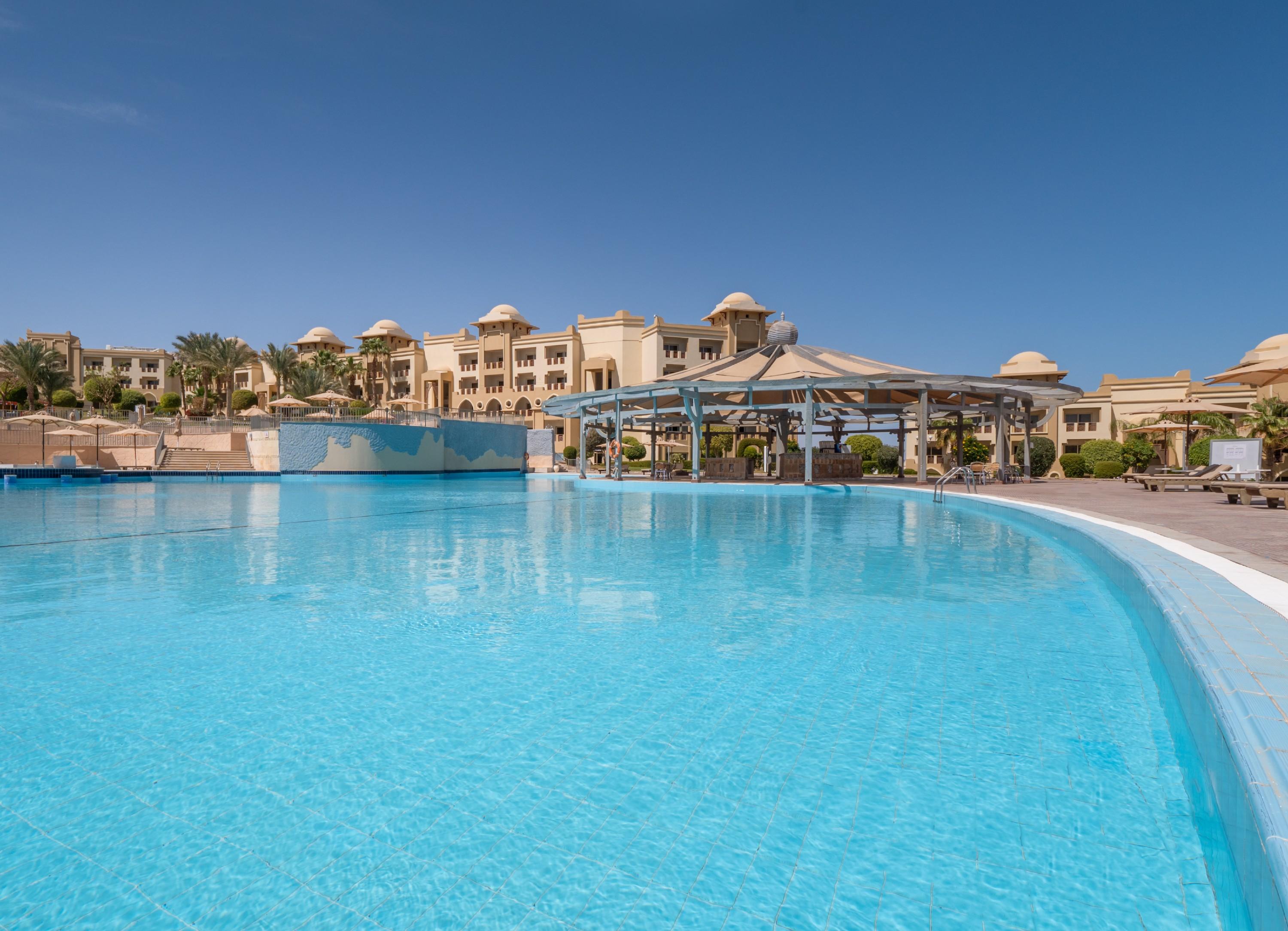 Serenity Alpha Beach - Ex Serenity Makadi Beach Exterior foto The swimming pool at the Hilton Sharm El Sheikh