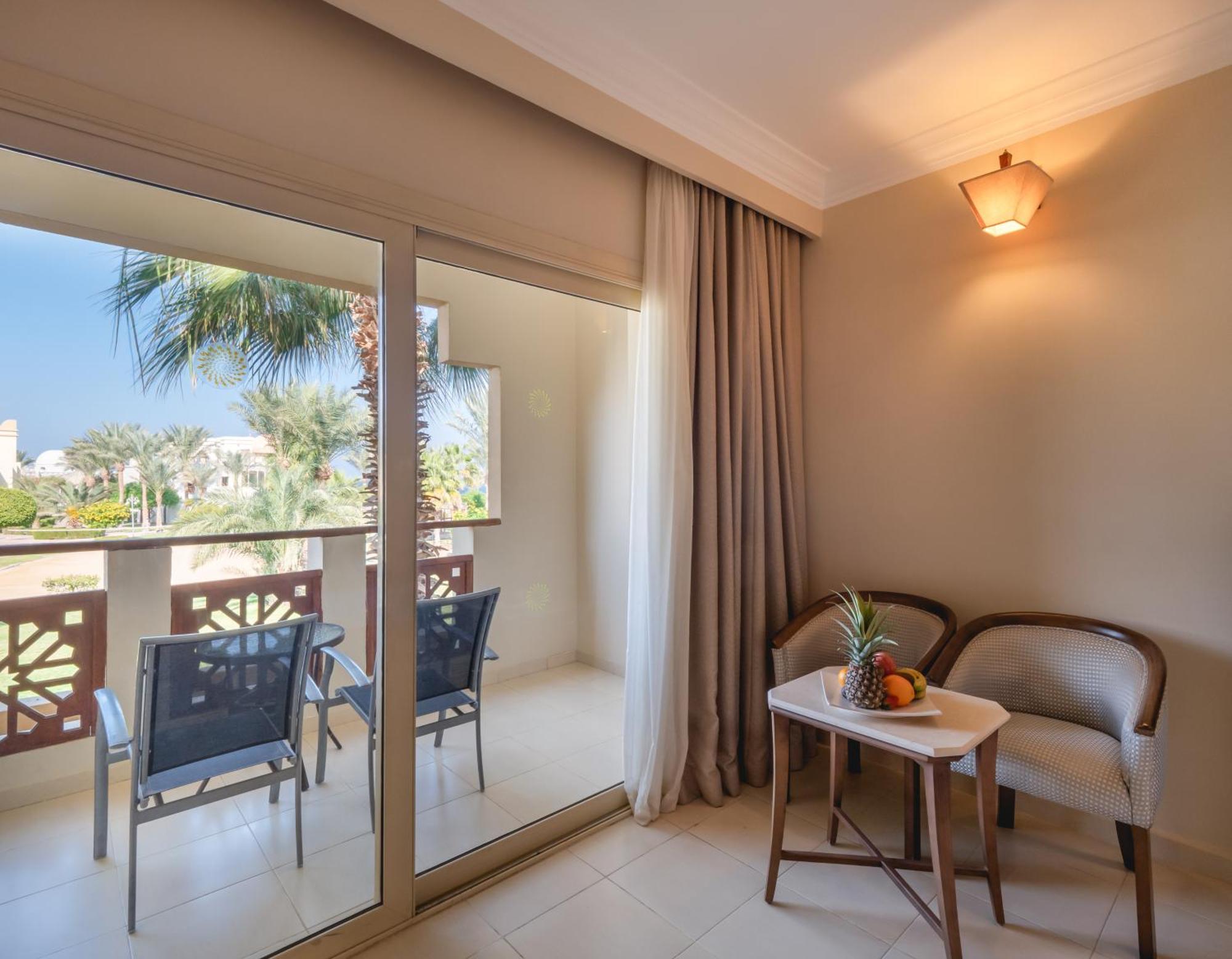 Serenity Alpha Beach - Ex Serenity Makadi Beach Habitación foto A room at the hotel